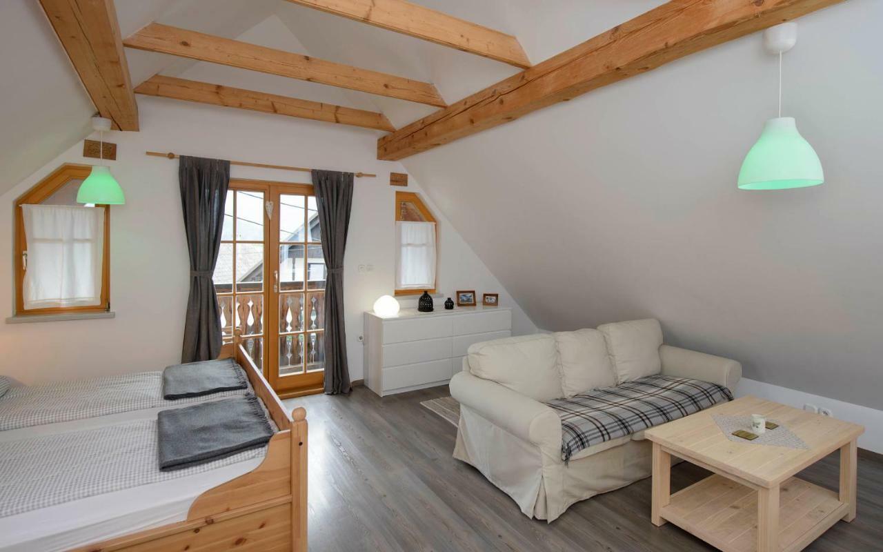 Гостевой дом Rustic House 13 Бохинь Экстерьер фото